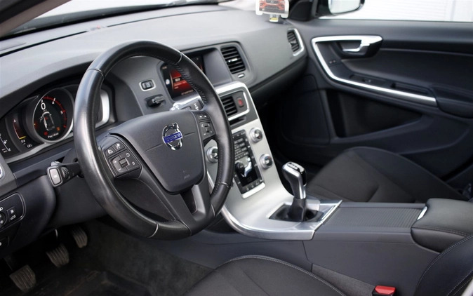 Volvo V60 Cross Country cena 87955 przebieg: 110535, rok produkcji 2018 z Kleczew małe 466